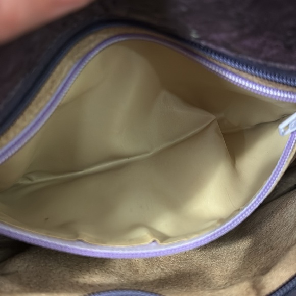 Purple Ostrich Texture Shoulder Bag adjustable‎ strap gold tone hardware - Picture 12 of 16